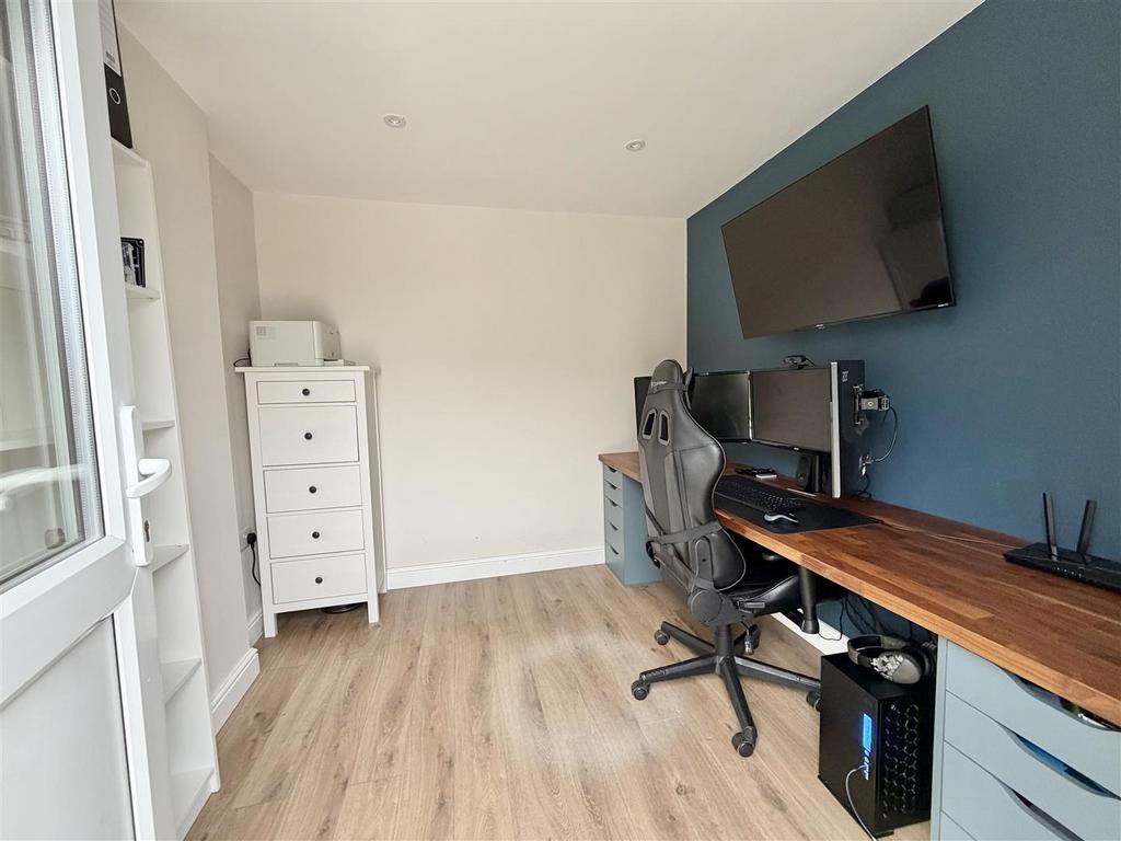 18 Murrell Way-6.jpg