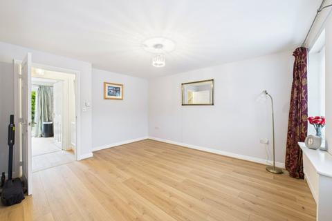 undefined, Goddards Close, Farnborough, Hampshire, GU14