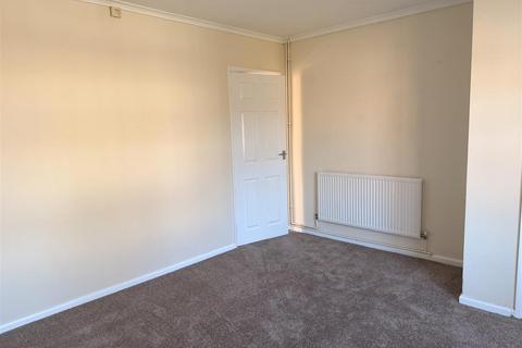 3 bedroom semi-detached house to rent, Spa Lane, Wigston