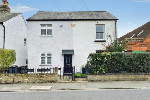 3 bedroom semi-detached house to rent, Gore Road, Slough SL1