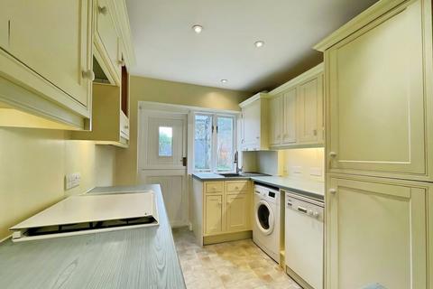 3 bedroom semi-detached house to rent, Gore Road, Slough SL1