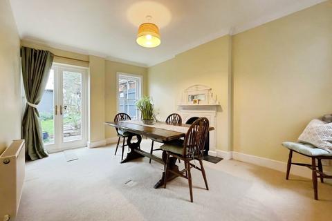 3 bedroom semi-detached house to rent, Gore Road, Slough SL1