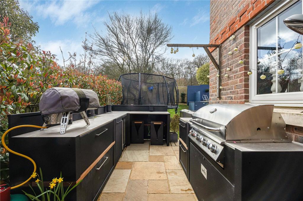 Outdoor Kitchen