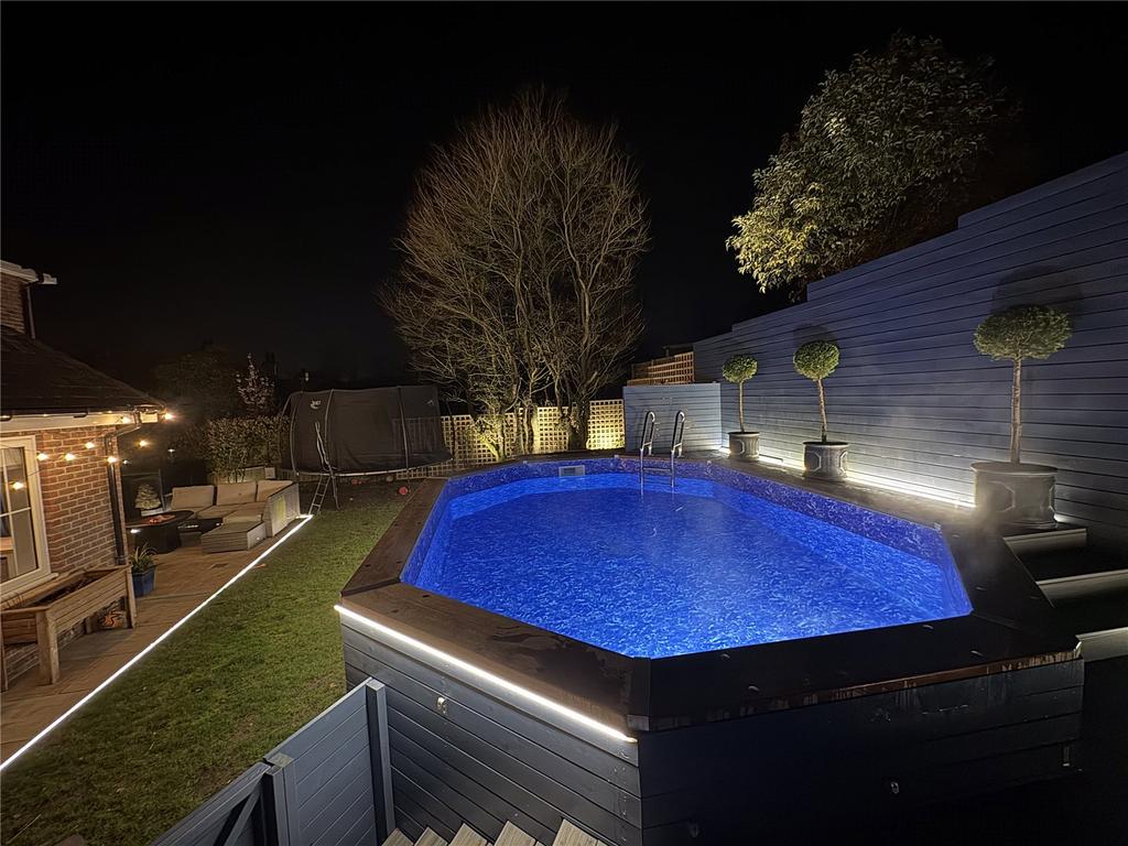 Dusk Pool