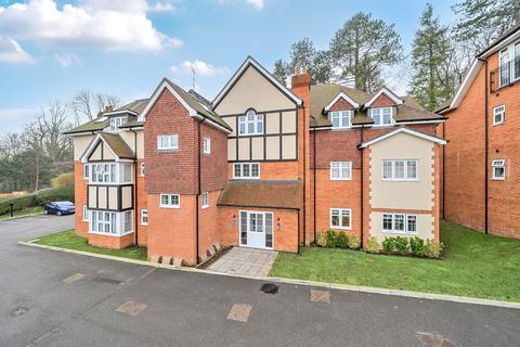 undefined, Tupwood Lane, Caterham, CR3