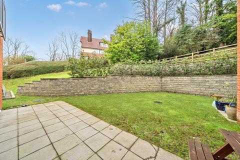 undefined, Tupwood Lane, Caterham, CR3