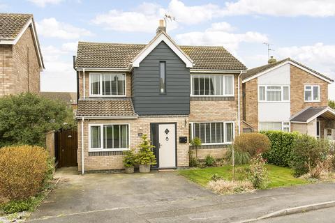 4 bedroom detached house for sale, Barnard Gardens, MARKET HARBOROUGH