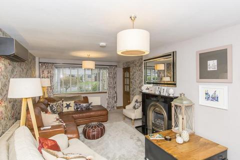 4 bedroom detached house for sale, Barnard Gardens, MARKET HARBOROUGH