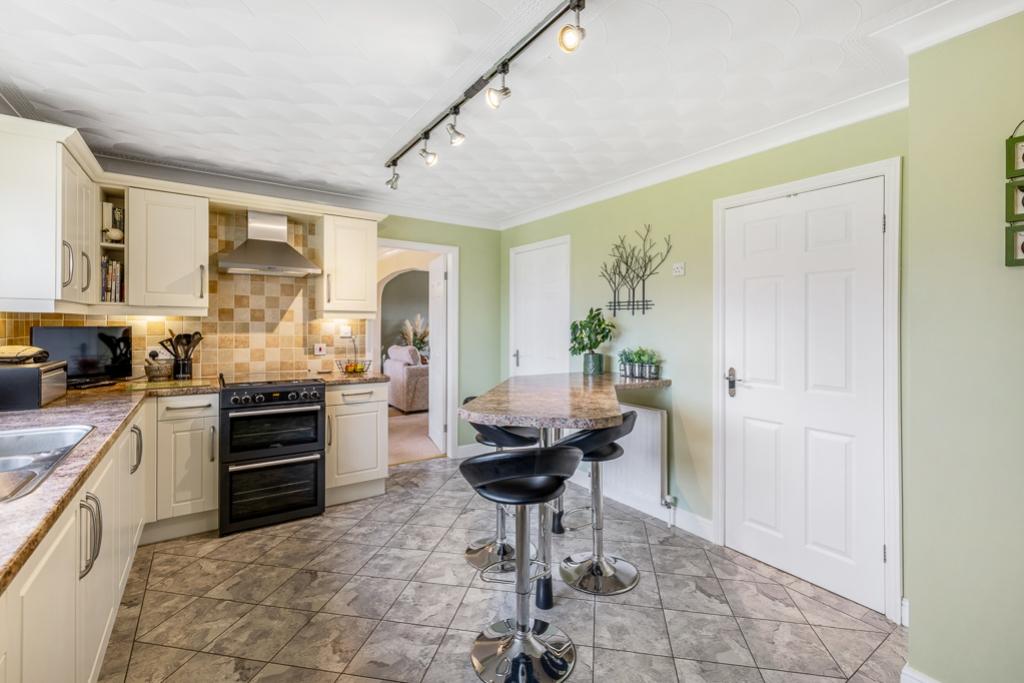 12 Pear Tree Road (Frampton)-16