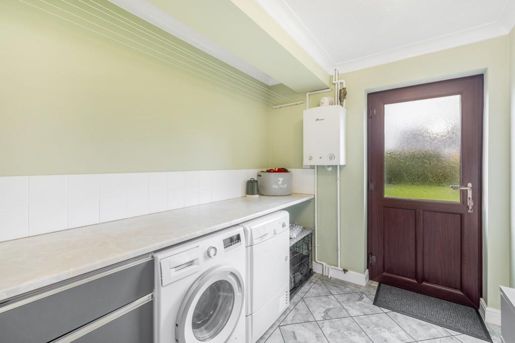 12 Pear Tree Road (Frampton)-19