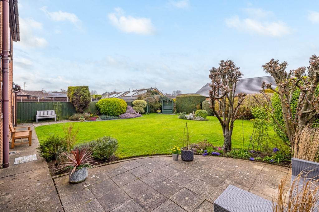 12 Pear Tree Road (Frampton)-12