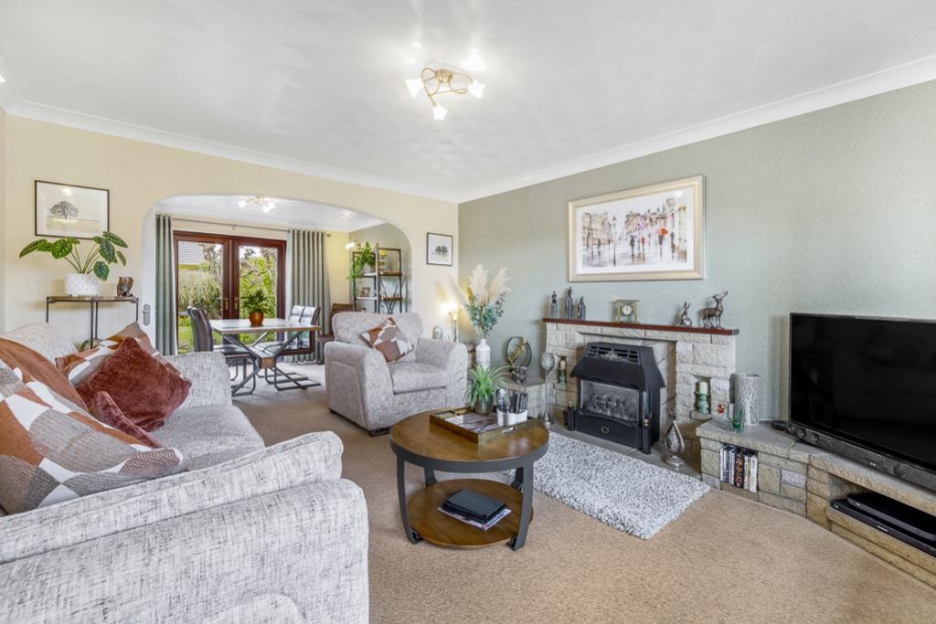 12 Pear Tree Road (Frampton)-20