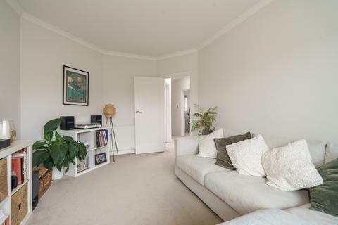 2 bedroom flat for sale, Fairlawn Avenue, London, W4