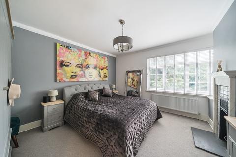 undefined, Harestone Valley Road, Caterham, CR3