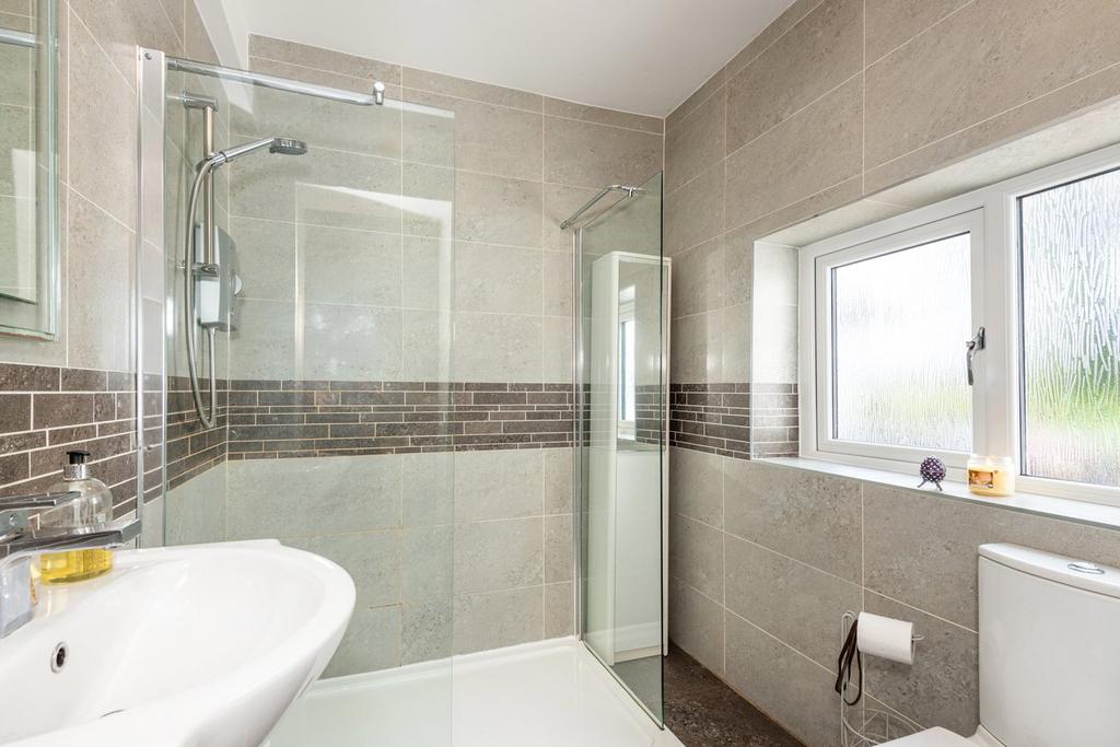Master En-Suite Shower Room