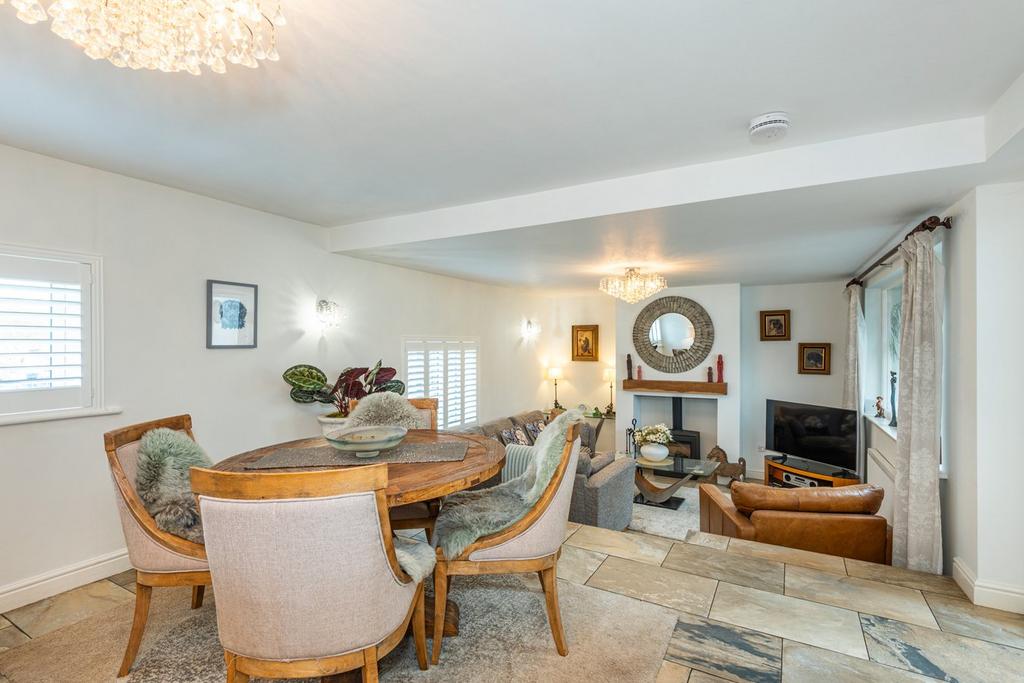 Dining Lounge