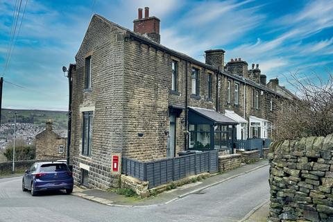 3 bedroom end of terrace house for sale, High Spring Road, Thwaites Brow, Keighley, BD21