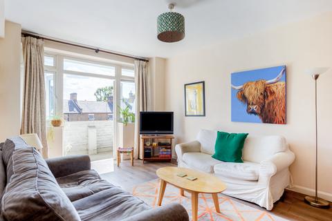 2 bedroom flat for sale, Upper Richmond Road, London, SW15