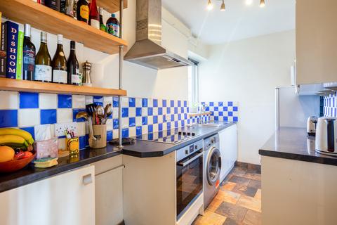 2 bedroom flat for sale, Upper Richmond Road, London, SW15