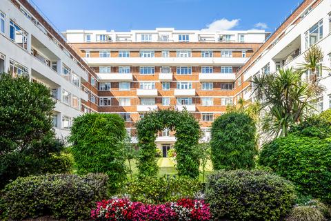 Upper Richmond Road, London, SW15