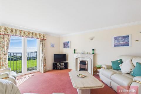 2 bedroom flat for sale, Grenadier Court, Scarborough