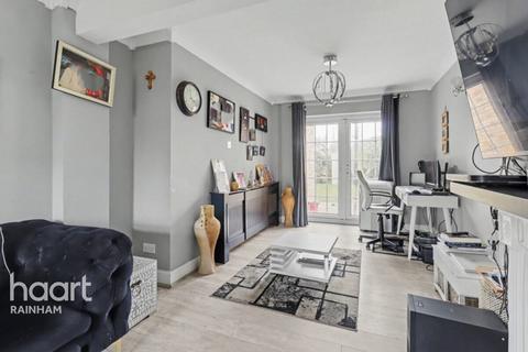 4 bedroom semi-detached house for sale, Lakeside, Rainham