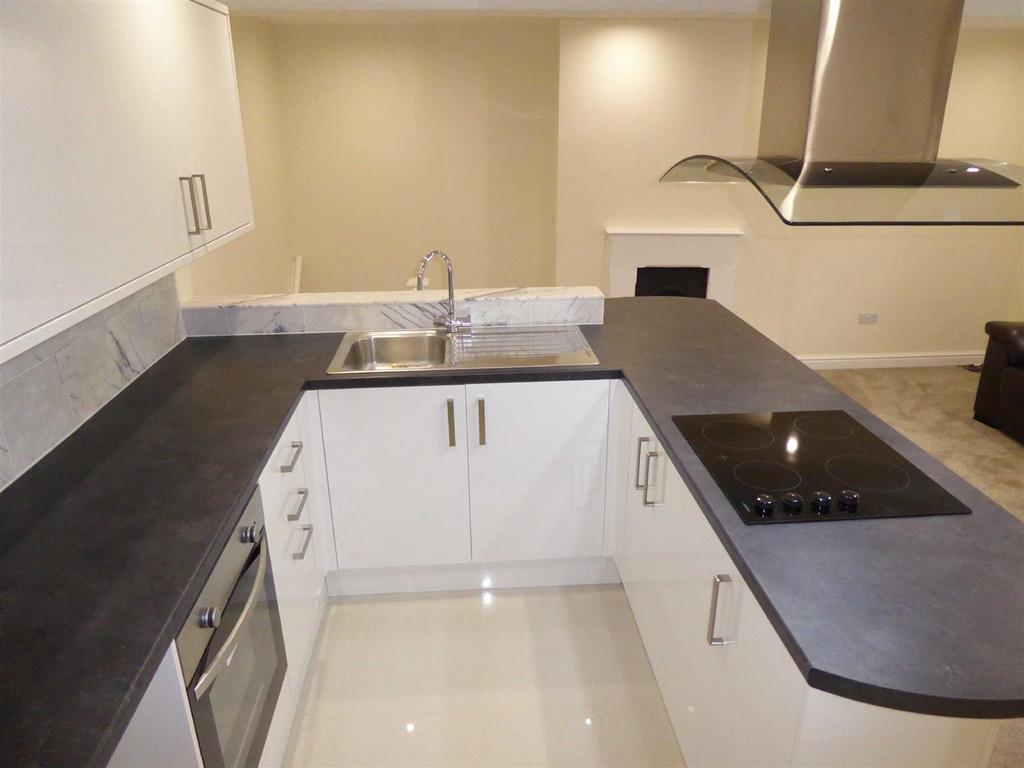 Fitted Kitchen Area: