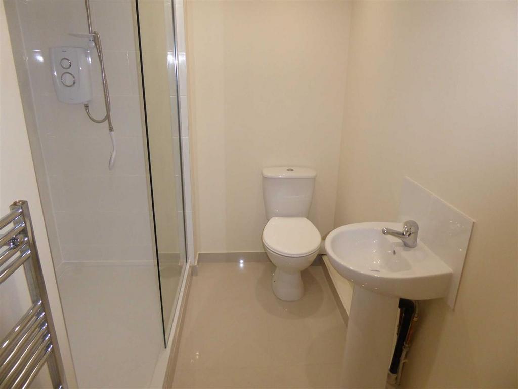 Shower Room / WC: