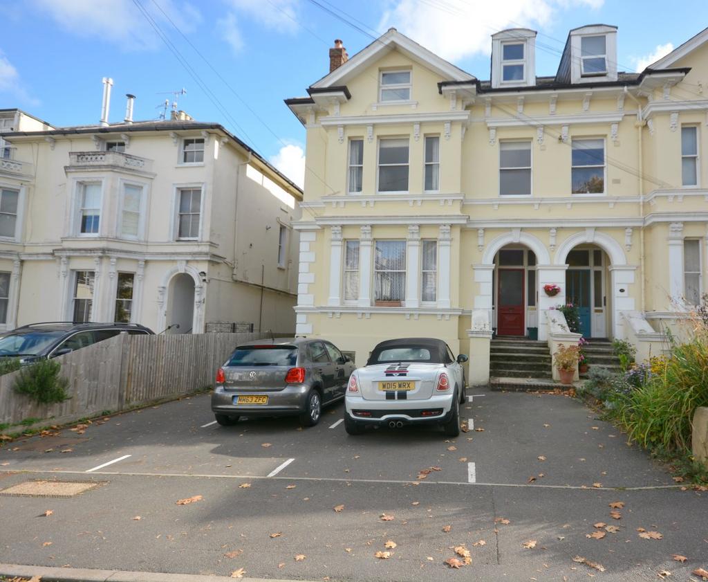 2 Bed Unfurnished Flat