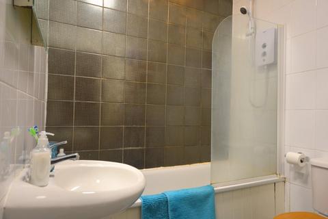 2 bedroom flat to rent, Upper Grosvenor Road, Tunbridge Wells