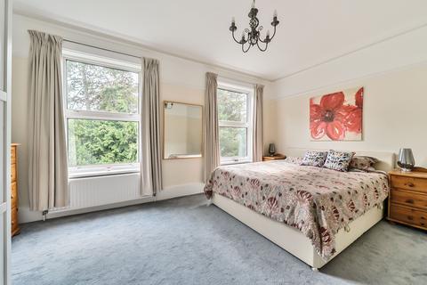3 bedroom flat for sale, Snatts Hill, Oxted, RH8
