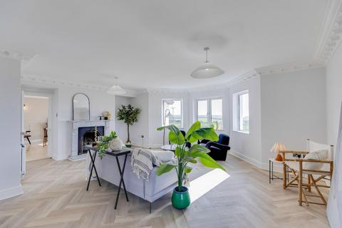 4 bedroom detached house for sale, Gileston Road, Gileston, Vale Of Glamorgan, CF62 4HU