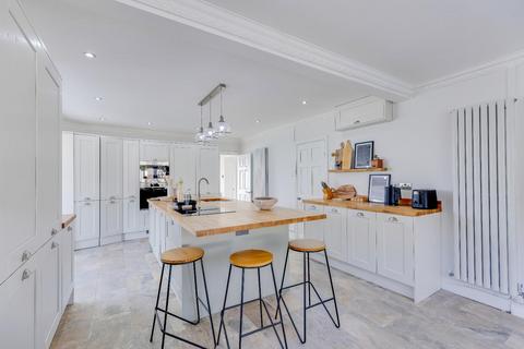 4 bedroom detached house for sale, Gileston Road, Gileston, Vale Of Glamorgan, CF62 4HU