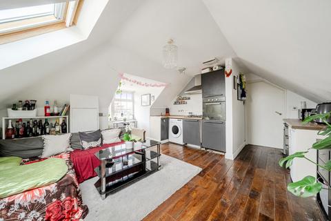 2 bedroom flat for sale, Springfield Road, Kingston Upon Thames, KT1