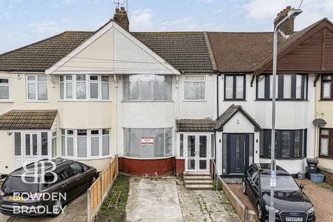 3 bedroom terraced house for sale, Tiverton Avenue, Clayhall, IG5