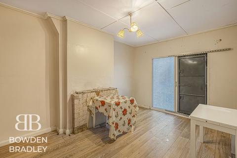 3 bedroom terraced house for sale, Tiverton Avenue, Clayhall, IG5