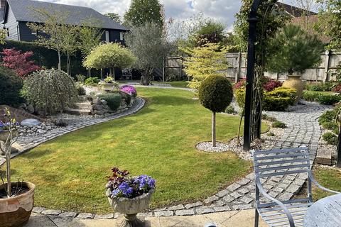 4 bedroom house for sale, Yaldham Manor Drive, Kemsing, TN15