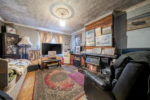 3 bedroom end of terrace house for sale, Middle Park Way, Hampshire PO9