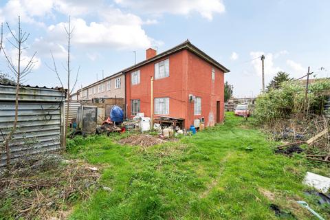 3 bedroom end of terrace house for sale, Middle Park Way, Hampshire PO9