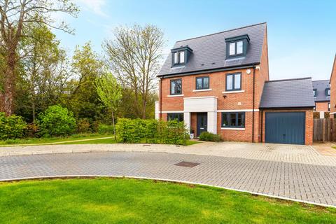 Bridges Avenue, East Molesey, Surrey KT8