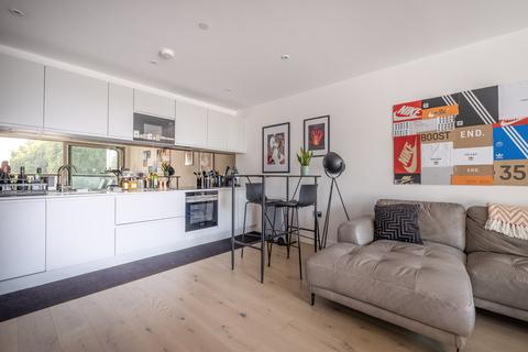1 bedroom flat for sale, Buckhold Road, London, SW18