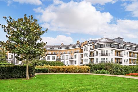 Imperial Crescent, London, SW6