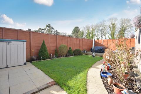 3 bedroom semi-detached house for sale, Hillmead, Gossops Green, RH11