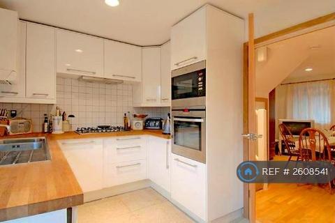 1 bedroom in a house share to rent, Brunswick Quay, London, SE16
