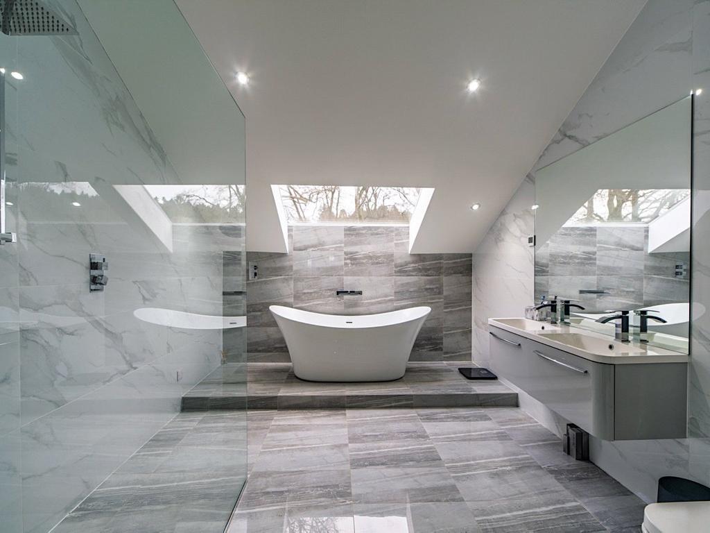 Principal Bathroom