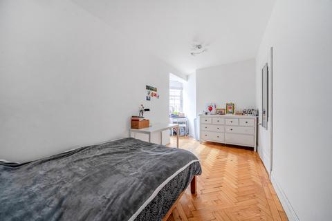 2 bedroom flat for sale, Princess Court, Queensway, London, W2