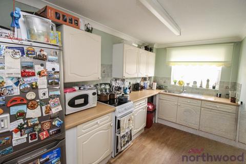 2 bedroom retirement property for sale, Olivers Close, Clacton-On-Sea CO15