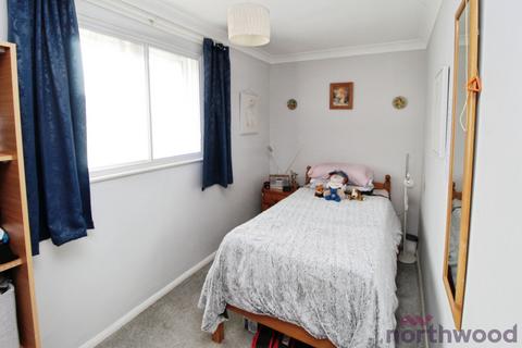 2 bedroom retirement property for sale, Olivers Close, Clacton-On-Sea CO15
