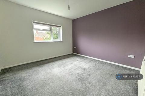 3 bedroom semi-detached house to rent, Lilac Road, Bedworth, CV12