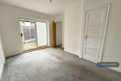 3 bedroom semi-detached house to rent, Lilac Road, Bedworth, CV12